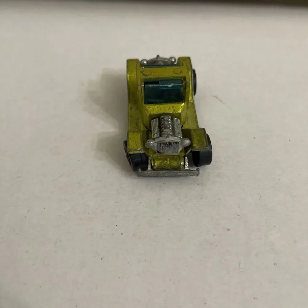Vtg Hot Wheels Redline  T-4-2, Metallic Lime Hong Kong One Wheel Broken 1970s